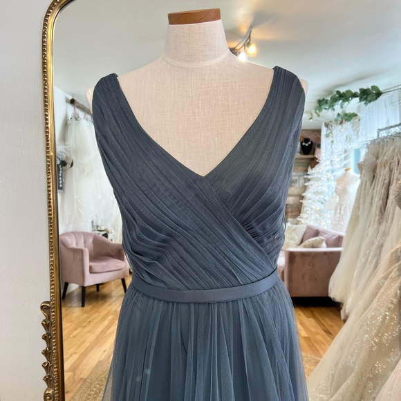 Sorella Vita Formal Gown - Picture 3 of 4